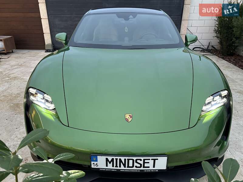 Седан Porsche Taycan 2020 в Одесі