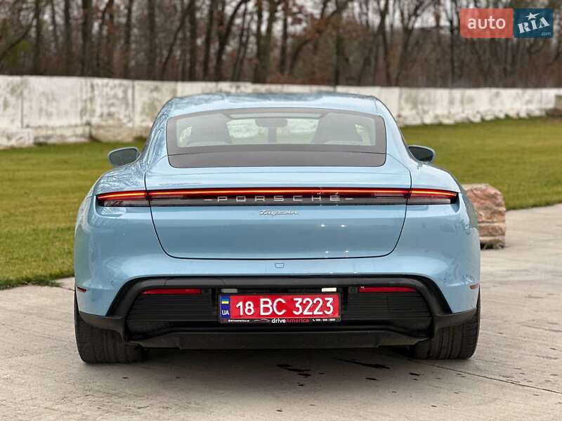 Седан Porsche Taycan 2022 в Луцьку