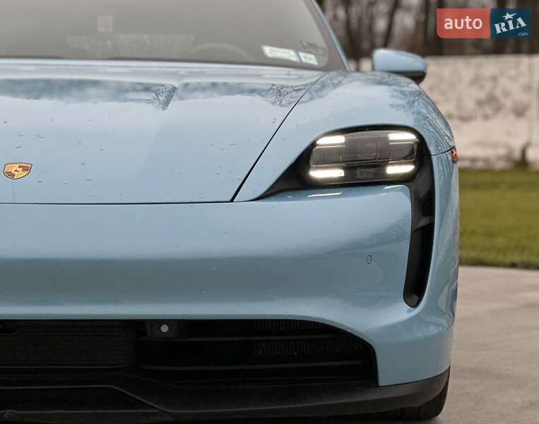 Седан Porsche Taycan 2022 в Луцьку