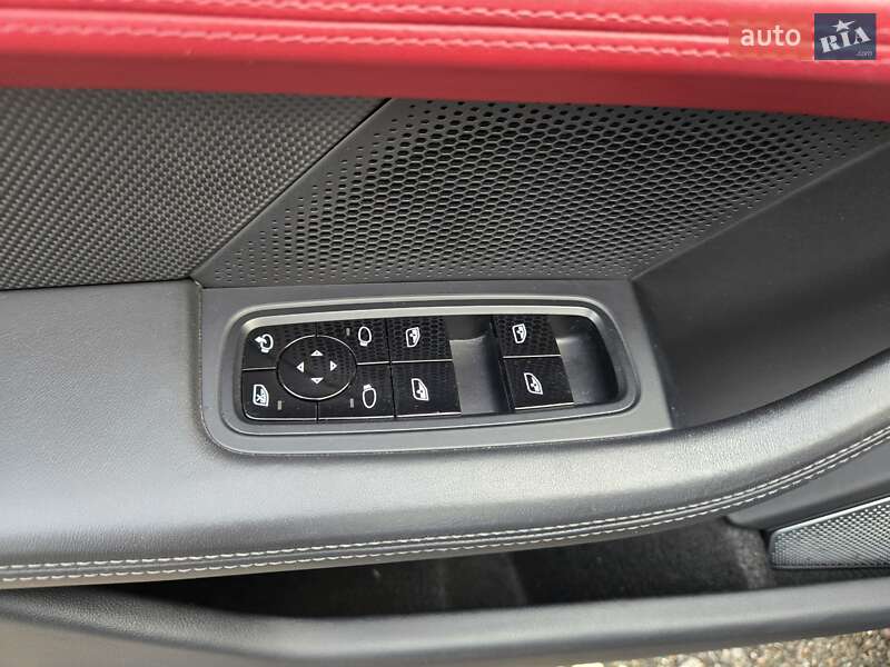 Седан Porsche Taycan 2021 в Киеве фото 27 Седан Porsche Taycan 2021 в Киеве