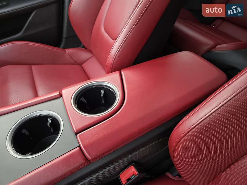 Седан Porsche Taycan 2021 в Киеве фото 39 Седан Porsche Taycan 2021 в Киеве