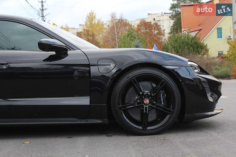 Седан Porsche Taycan 2021 в Киеве