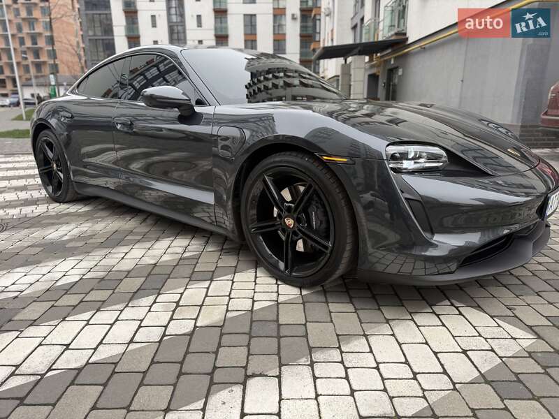 Седан Porsche Taycan 2021 в Ивано-Франковске