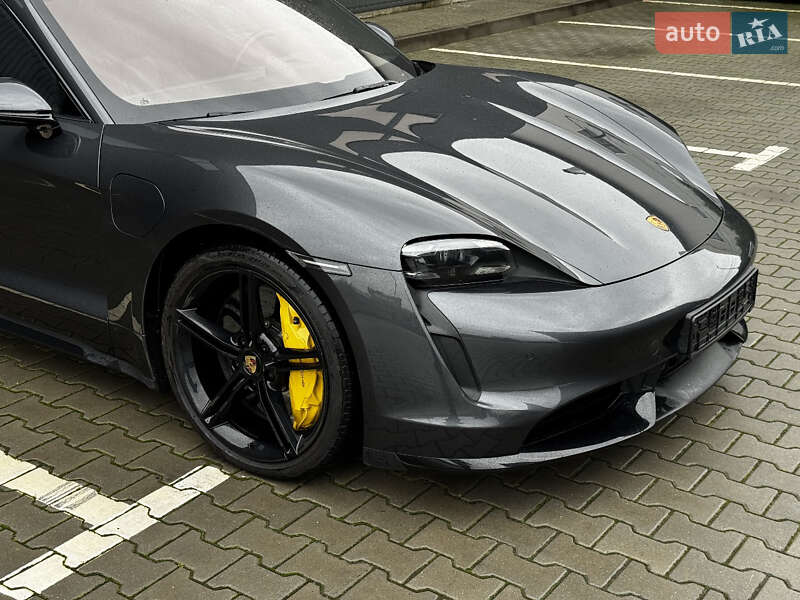 Седан Porsche Taycan 2021 в Киеве