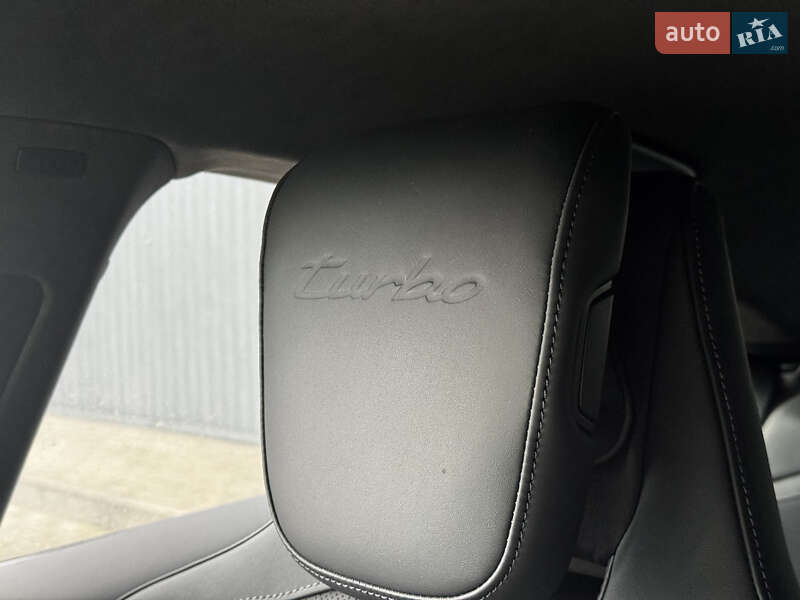 Седан Porsche Taycan 2021 в Киеве