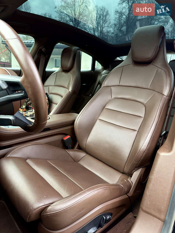 Седан Porsche Taycan 2023 в Коломые фото 12 Седан Porsche Taycan 2023 в Коломые