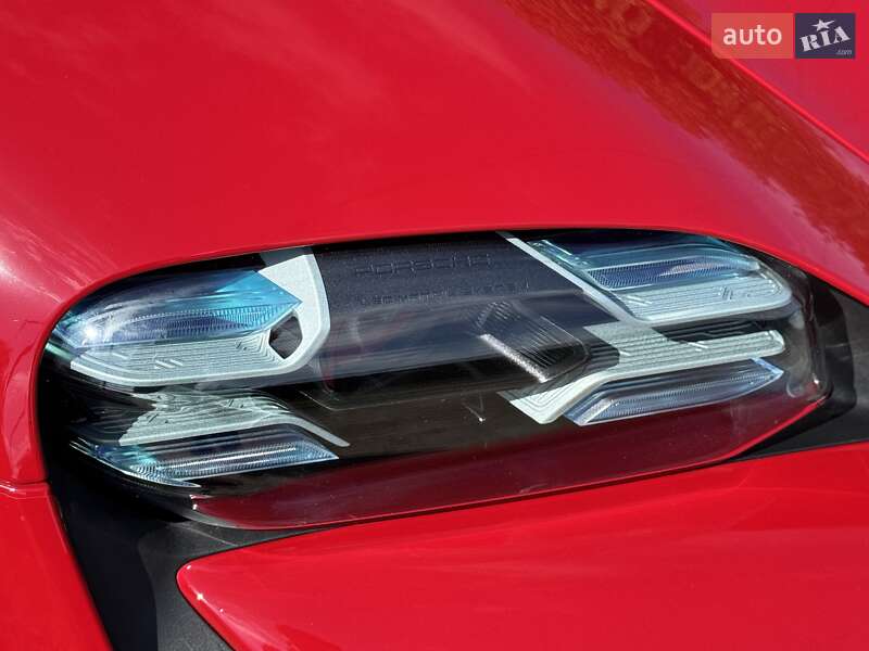 Седан Porsche Taycan 2022 в Києві