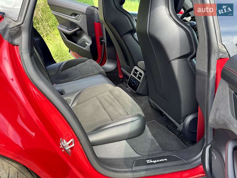 Седан Porsche Taycan 2022 в Києві