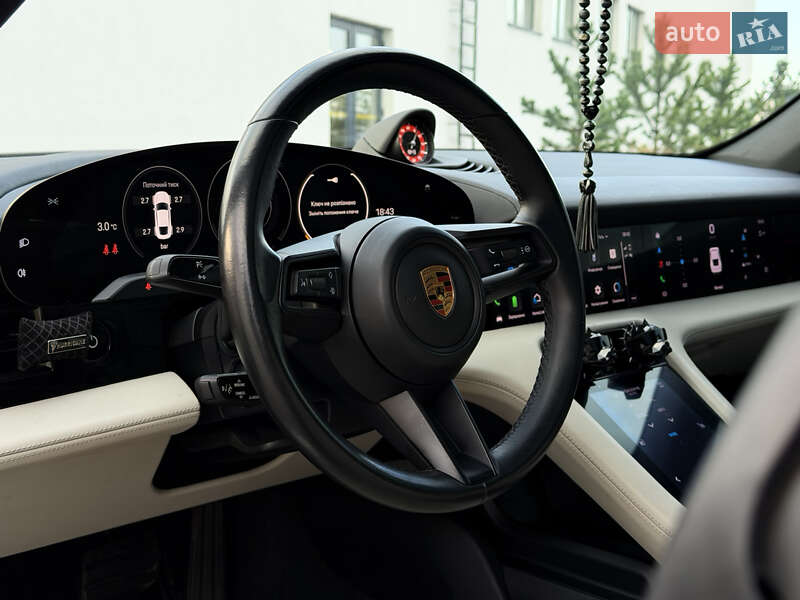Седан Porsche Taycan 2020 в Луцке