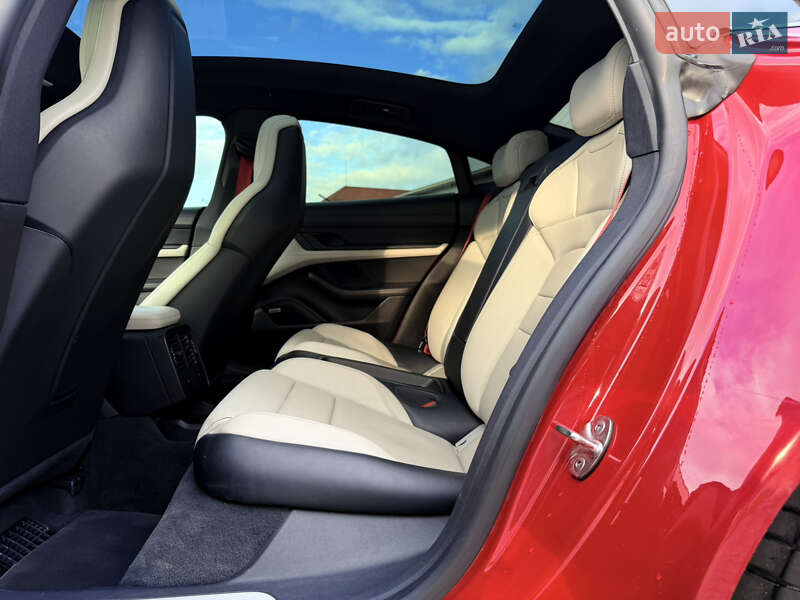 Седан Porsche Taycan 2020 в Луцке
