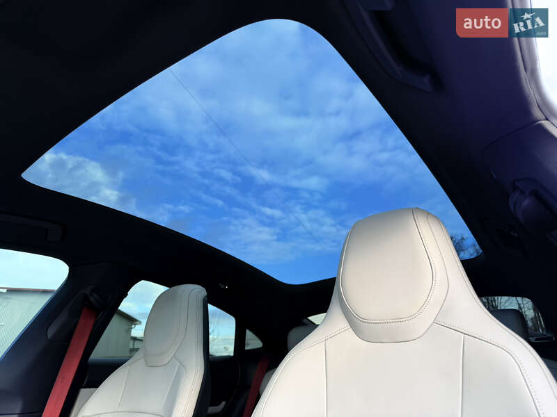 Седан Porsche Taycan 2020 в Луцке