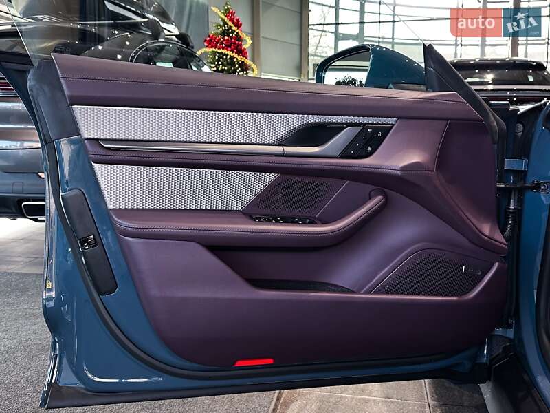 Седан Porsche Taycan 2025 в Одессе
