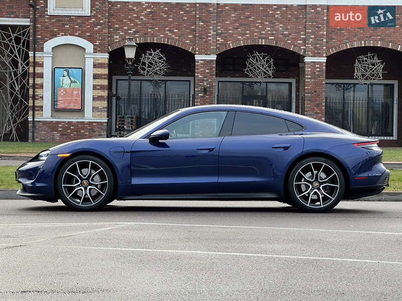 Седан Porsche Taycan 2020 в Киеве