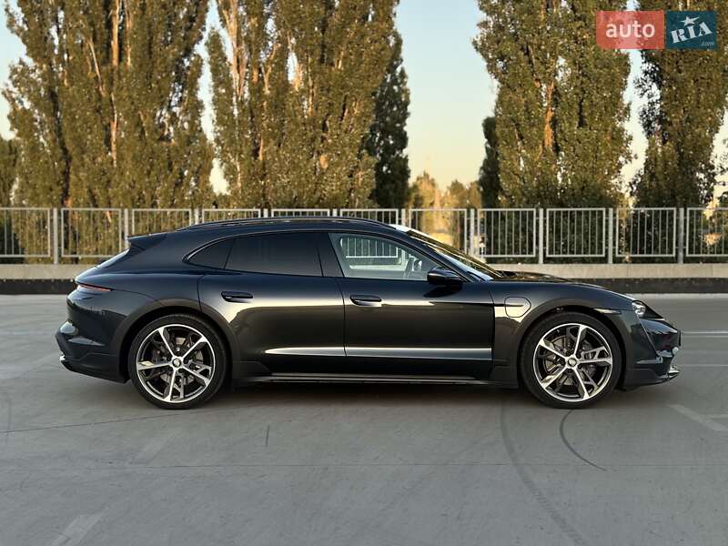 Седан Porsche Taycan 2022 в Києві