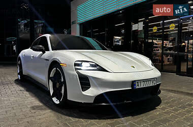 Седан Porsche Taycan 2020 в Киеве