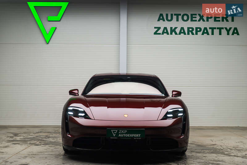 Седан Porsche Taycan 2021 в Мукачево