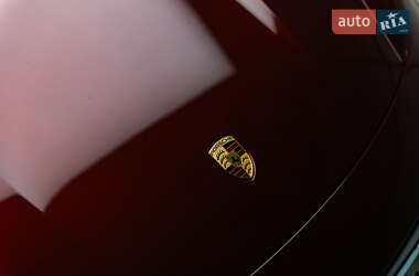 Седан Porsche Taycan 2021 в Мукачево