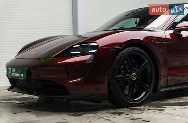 Седан Porsche Taycan 2021 в Мукачево