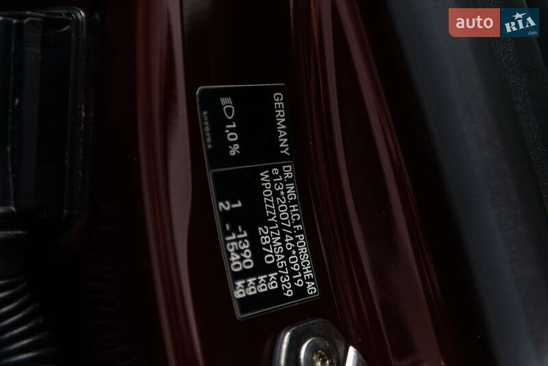 Седан Porsche Taycan 2021 в Мукачево