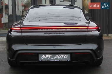 Седан Porsche Taycan 2020 в Києві