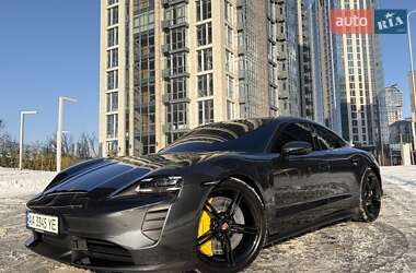 Седан Porsche Taycan 2021 в Киеве