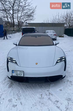 Седан Porsche Taycan 2021 в Умани