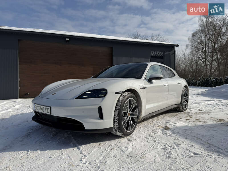 Седан Porsche Taycan 2024 в Львове