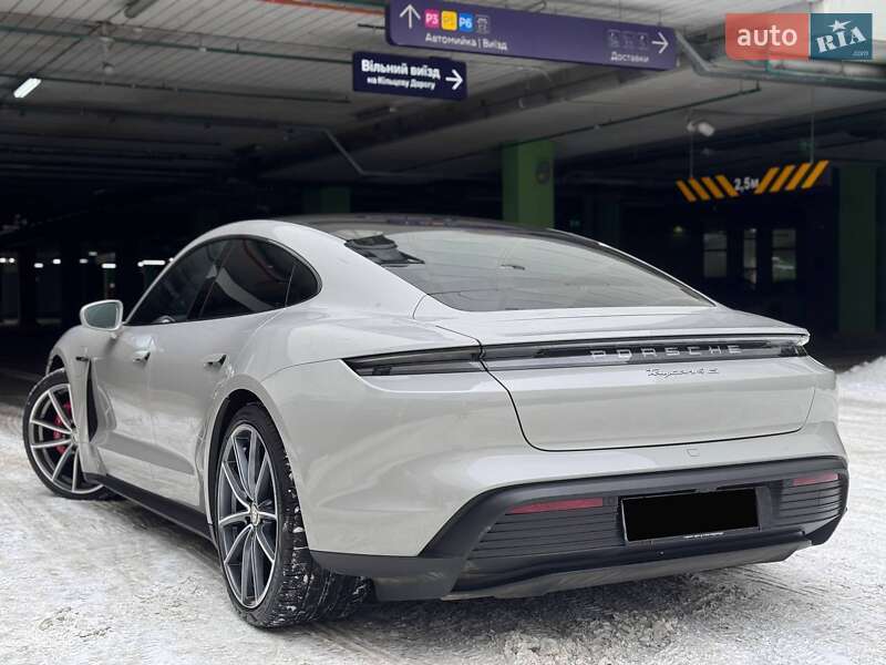 Седан Porsche Taycan 2020 в Киеве