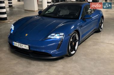 Седан Porsche Taycan 2021 в Киеве