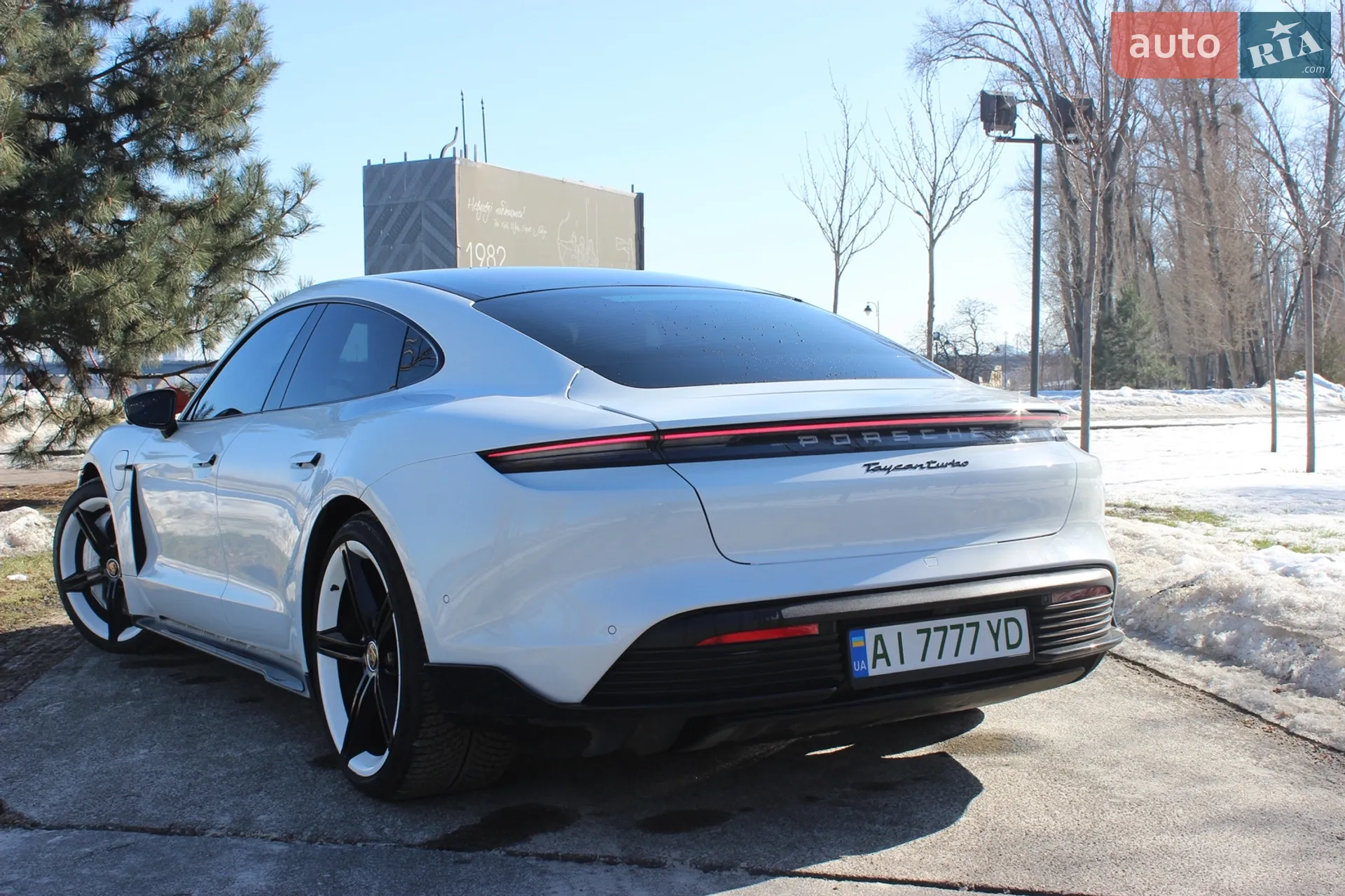 2020 Porsche Taycan - мініатюра 18