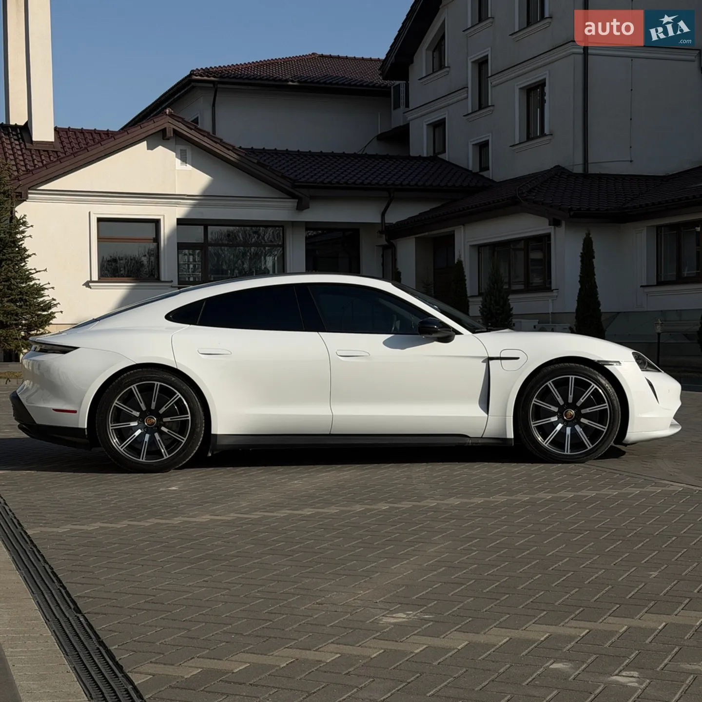 2020 Porsche Taycan - мініатюра 3