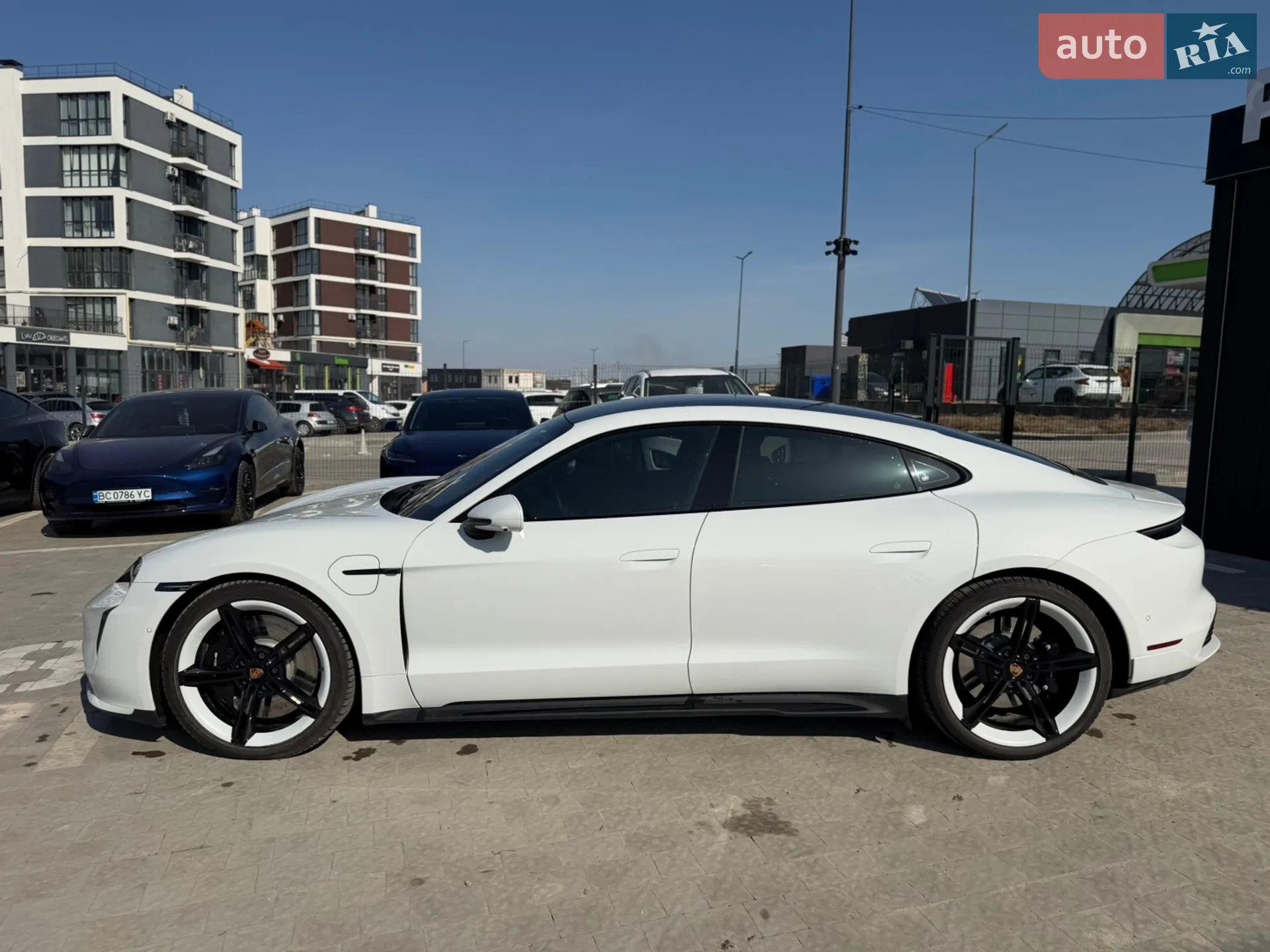 2020 Porsche Taycan - мініатюра 8