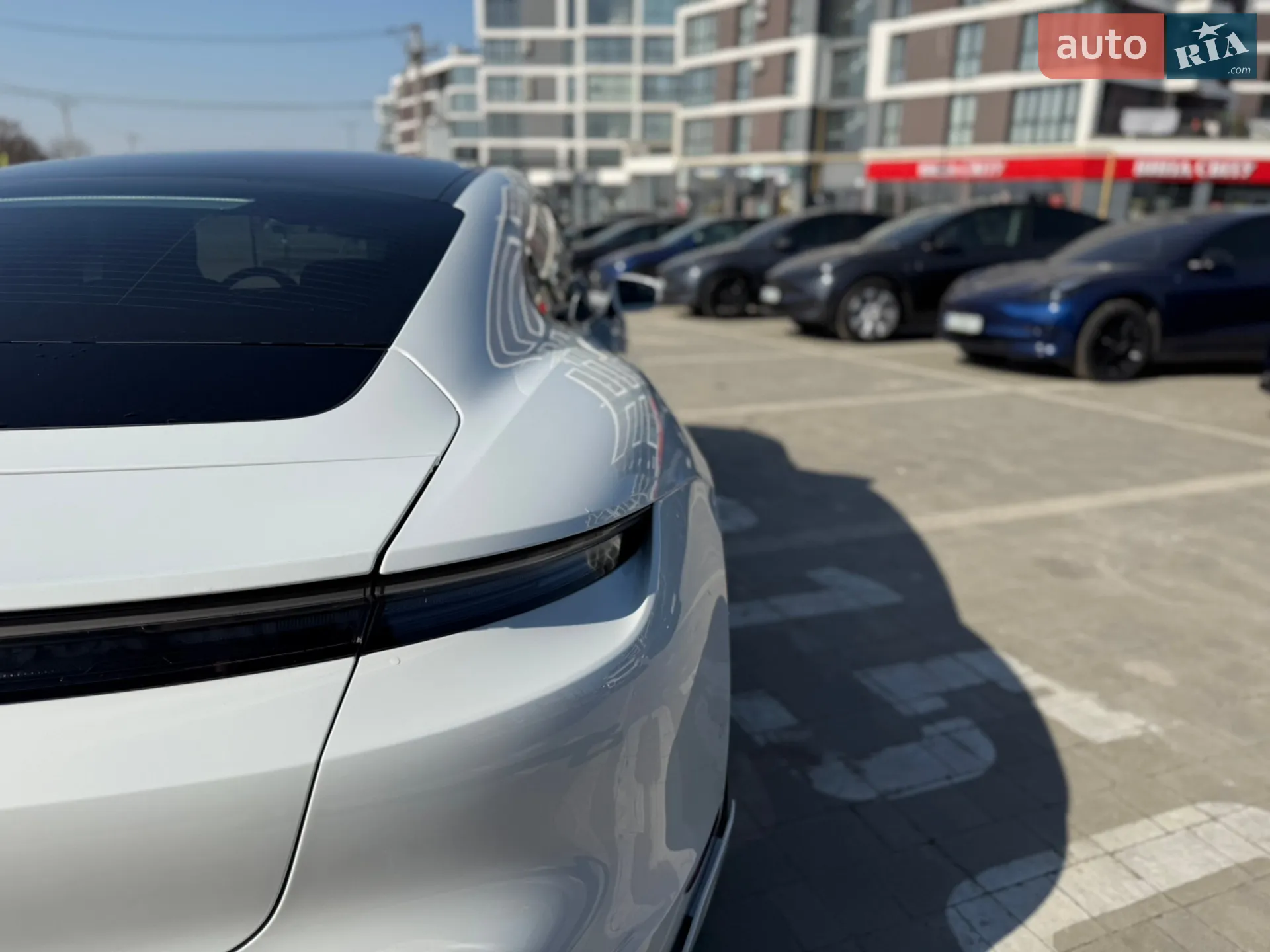 2020 Porsche Taycan - мініатюра 10