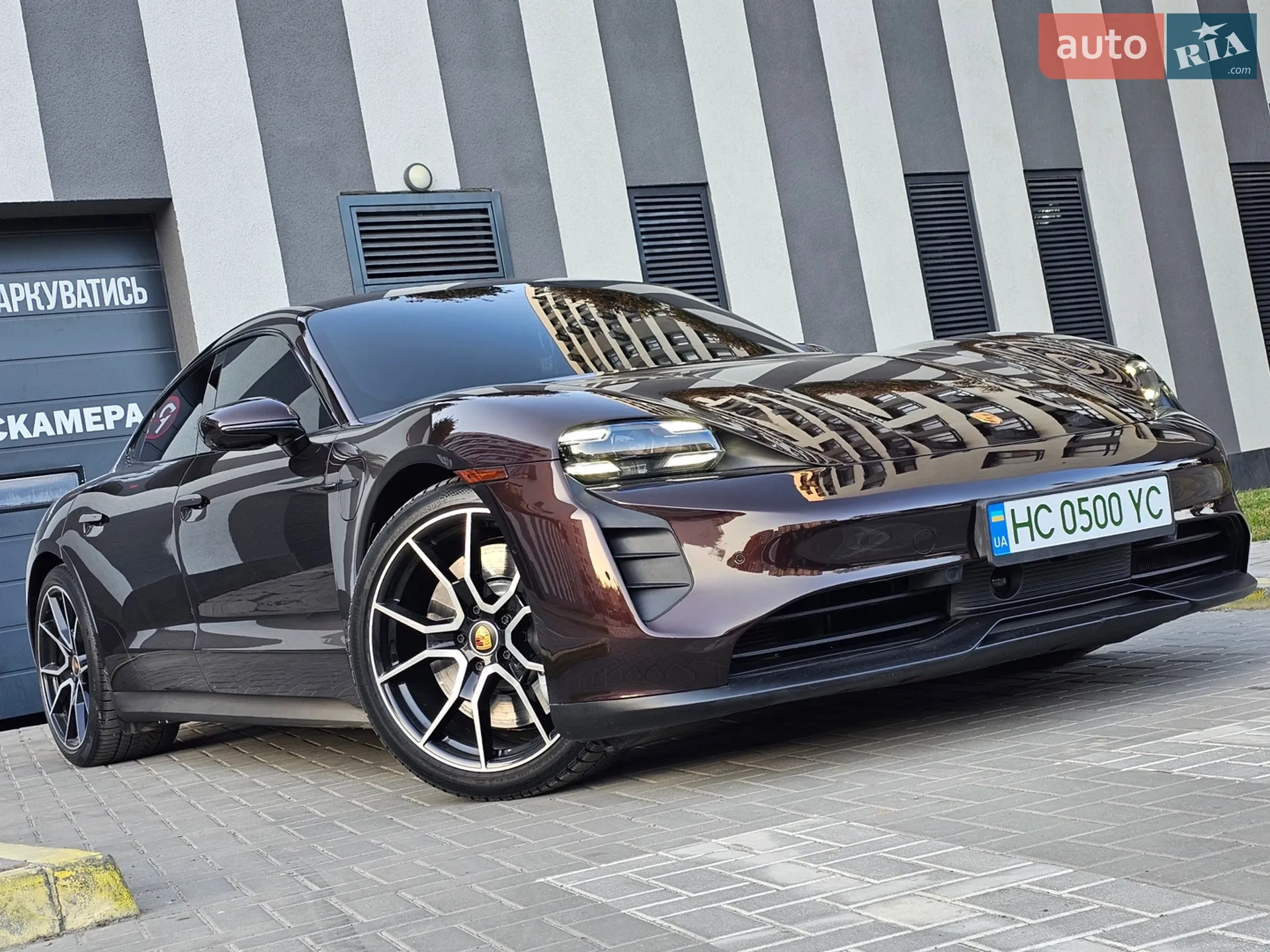 2023 Porsche Taycan - мініатюра 3