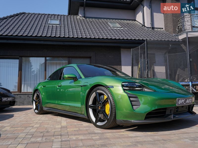 Седан Porsche Taycan 2022 в Киеве