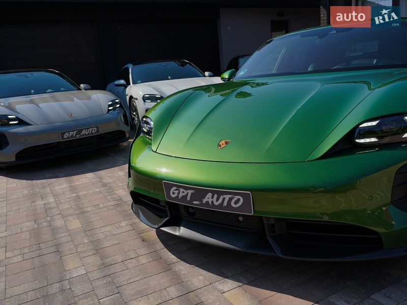 Седан Porsche Taycan 2022 в Киеве