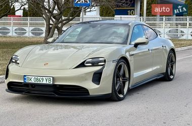 Седан Porsche Taycan 2023 в Ровно