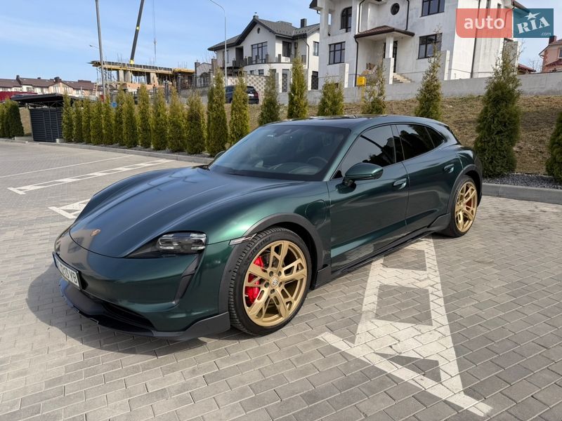 Седан Porsche Taycan 2022 в Ровно