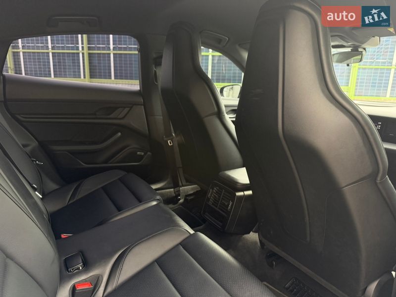 Седан Porsche Taycan 2021 в Киеве фото 12 Седан Porsche Taycan 2021 в Киеве