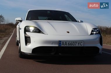 Седан Porsche Taycan 2020 в Киеве