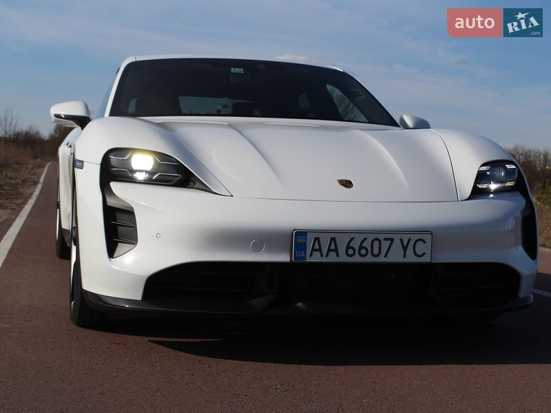 Седан Porsche Taycan 2020 в Киеве фото Седан Porsche Taycan 2020 в Киеве