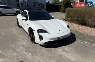 Седан Porsche Taycan 2020 в Києві