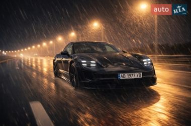 Седан Porsche Taycan 2020 в Виннице