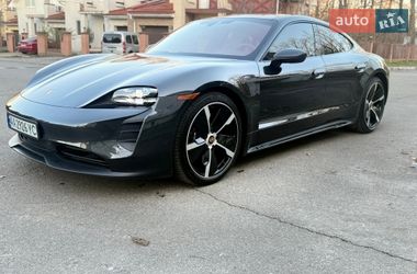 Седан Porsche Taycan 2022 в Киеве