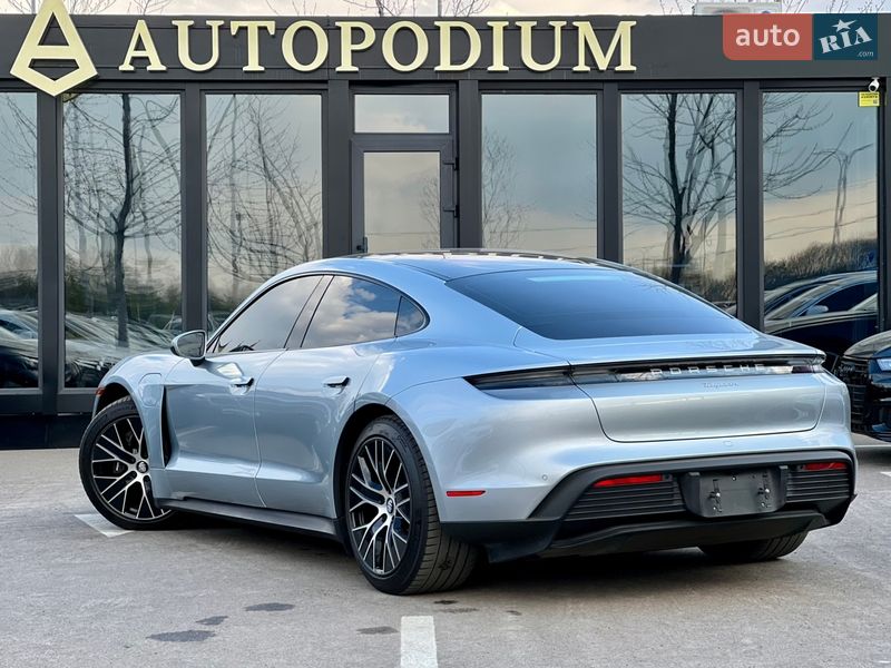 Седан Porsche Taycan 2023 в Києві