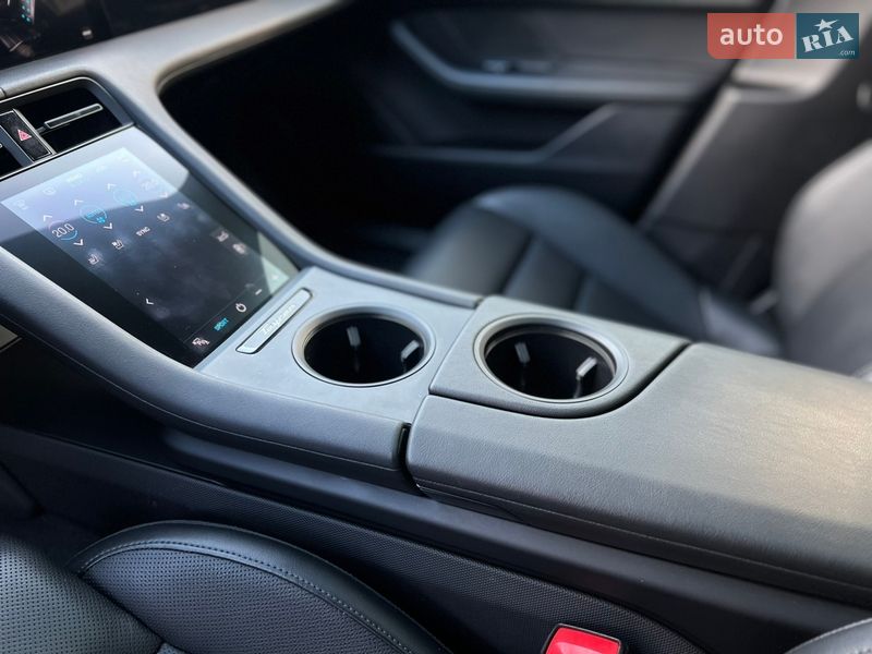 Седан Porsche Taycan 2023 в Києві