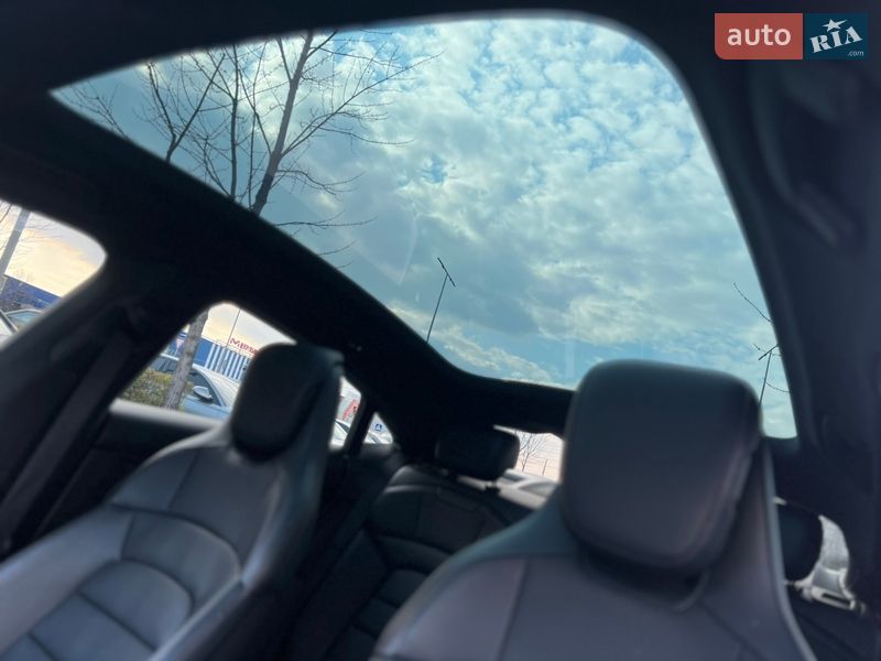 Седан Porsche Taycan 2023 в Києві