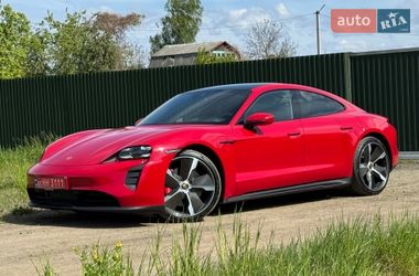 Седан Porsche Taycan 2022 в Києві