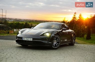 Седан Porsche Taycan 2020 в Ужгороді