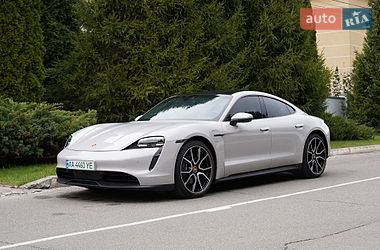 Седан Porsche Taycan 2023 в Києві
